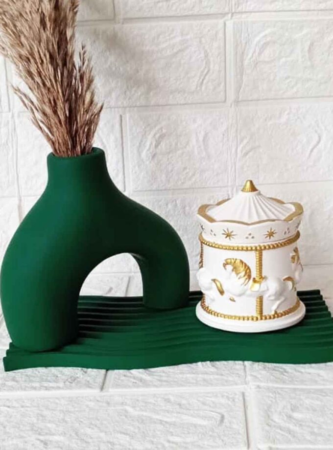 EMERALD ELEGANCE