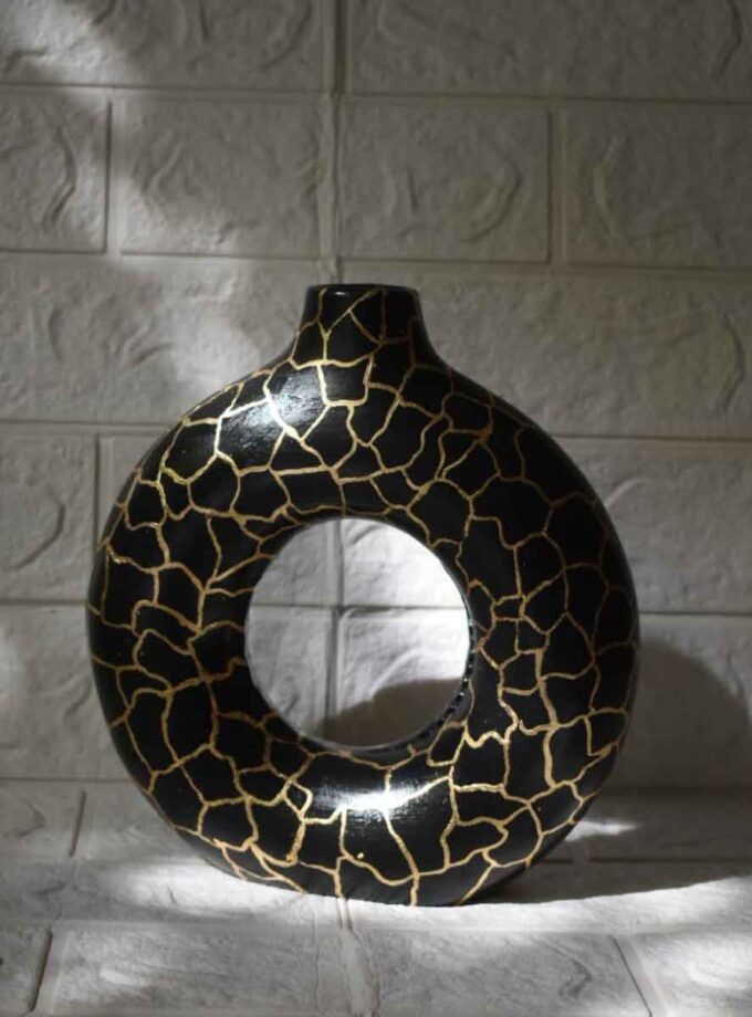 BIG DONUT VASE