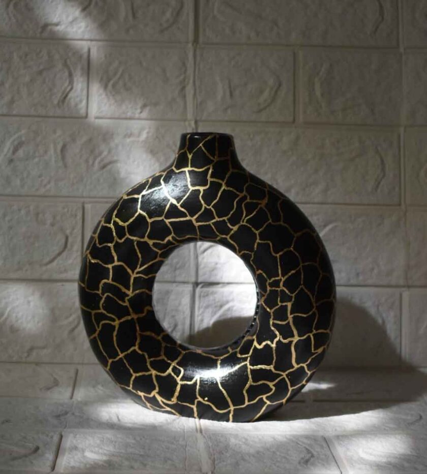 BIG DONUT VASE
